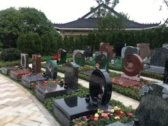 艺术墓碑：展现生命的故事，传达永恒的情感