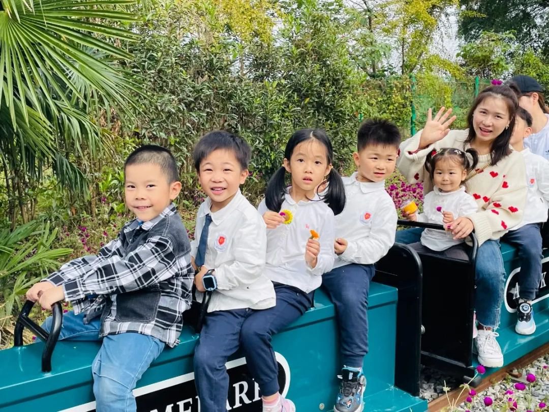 圣地雅歌幼儿园|不负好时光，相约趣探秋